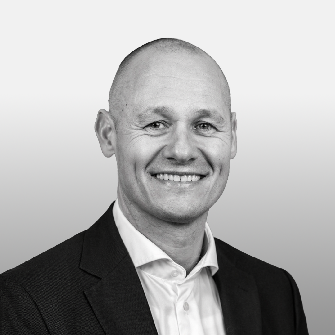 01.Henrik Skov